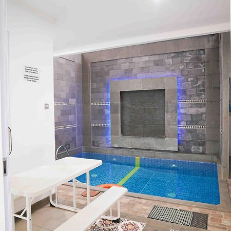 Schones Haus Private Pool & Netflix By Grorental Bandung Buitenkant foto