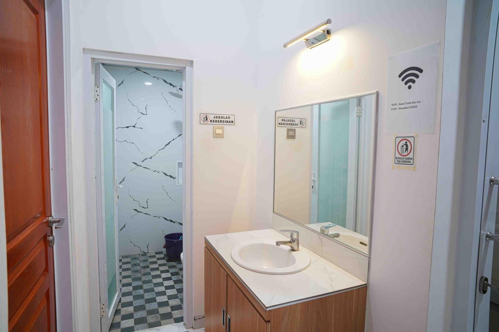 Schones Haus Private Pool & Netflix By Grorental Bandung Buitenkant foto