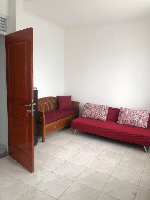 Schones Haus Private Pool & Netflix By Grorental Bandung Buitenkant foto